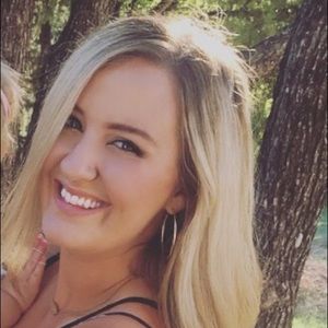 Meet your Posher, Jade